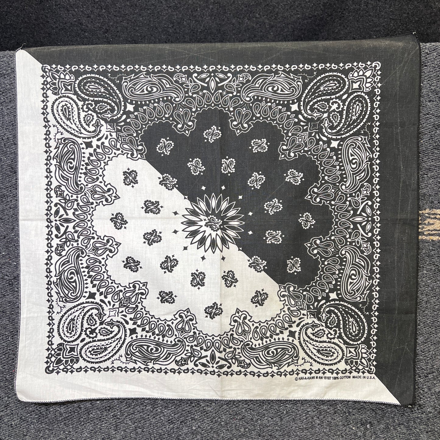 HAV-A-HANK Black and White Color 2 Tone Bandana