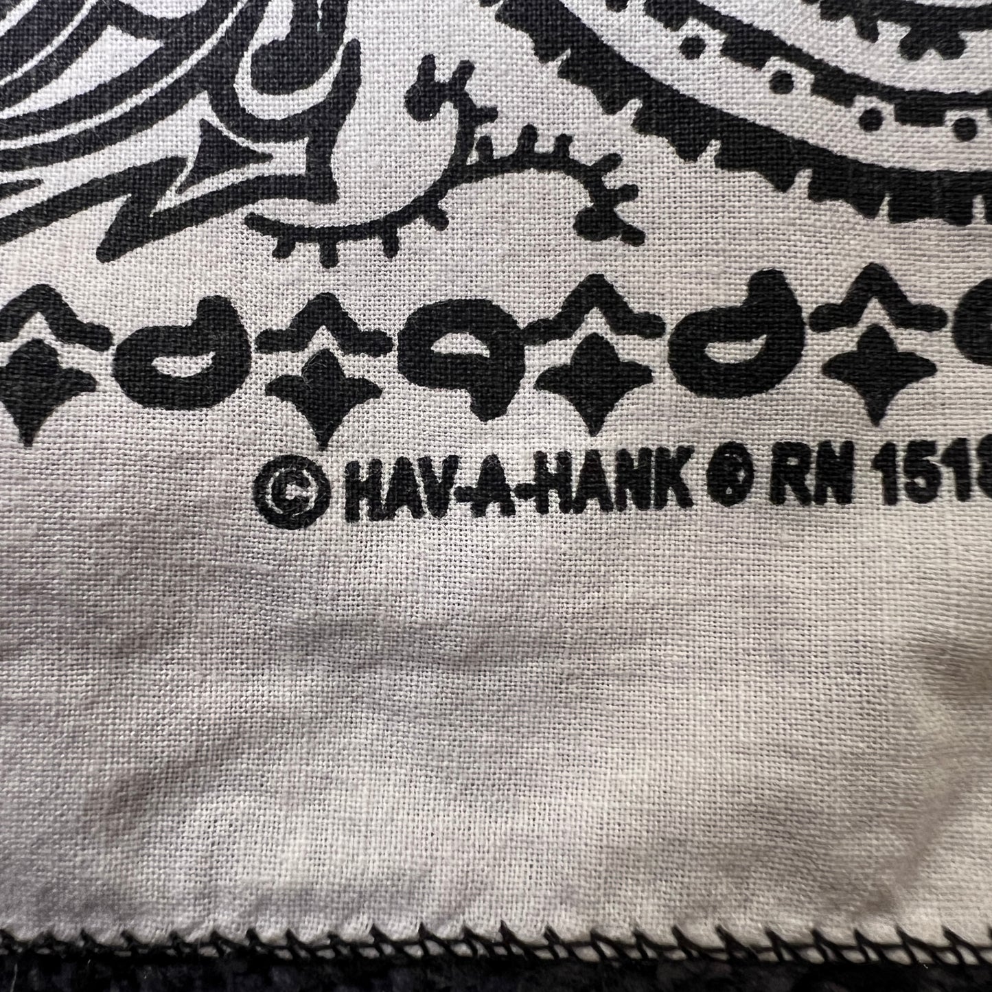 HAV-A-HANK Black and White Color 2 Tone Bandana