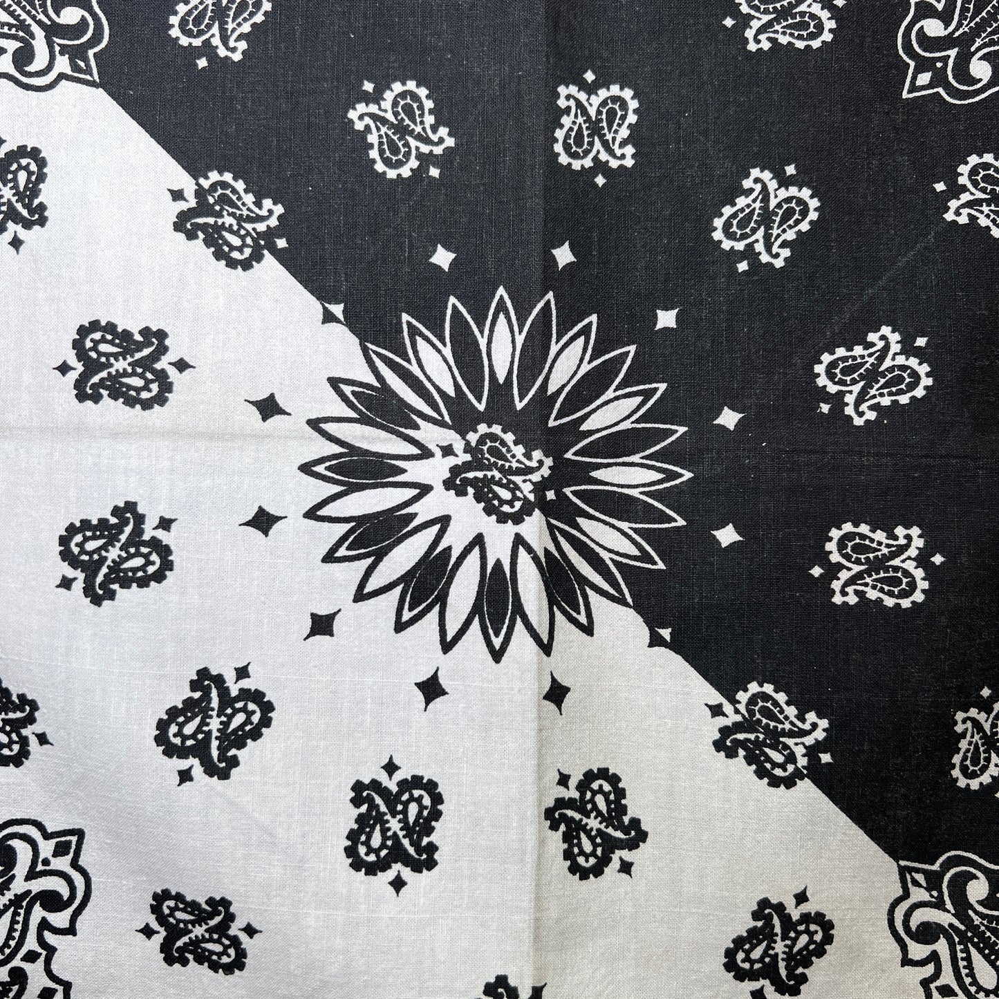 HAV-A-HANK Black and White Color 2 Tone Bandana