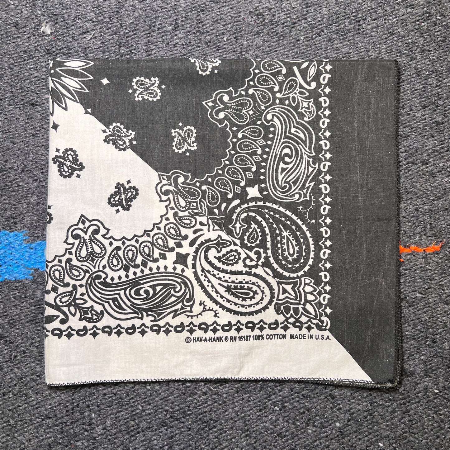 HAV-A-HANK Black and White Color 2 Tone Bandana