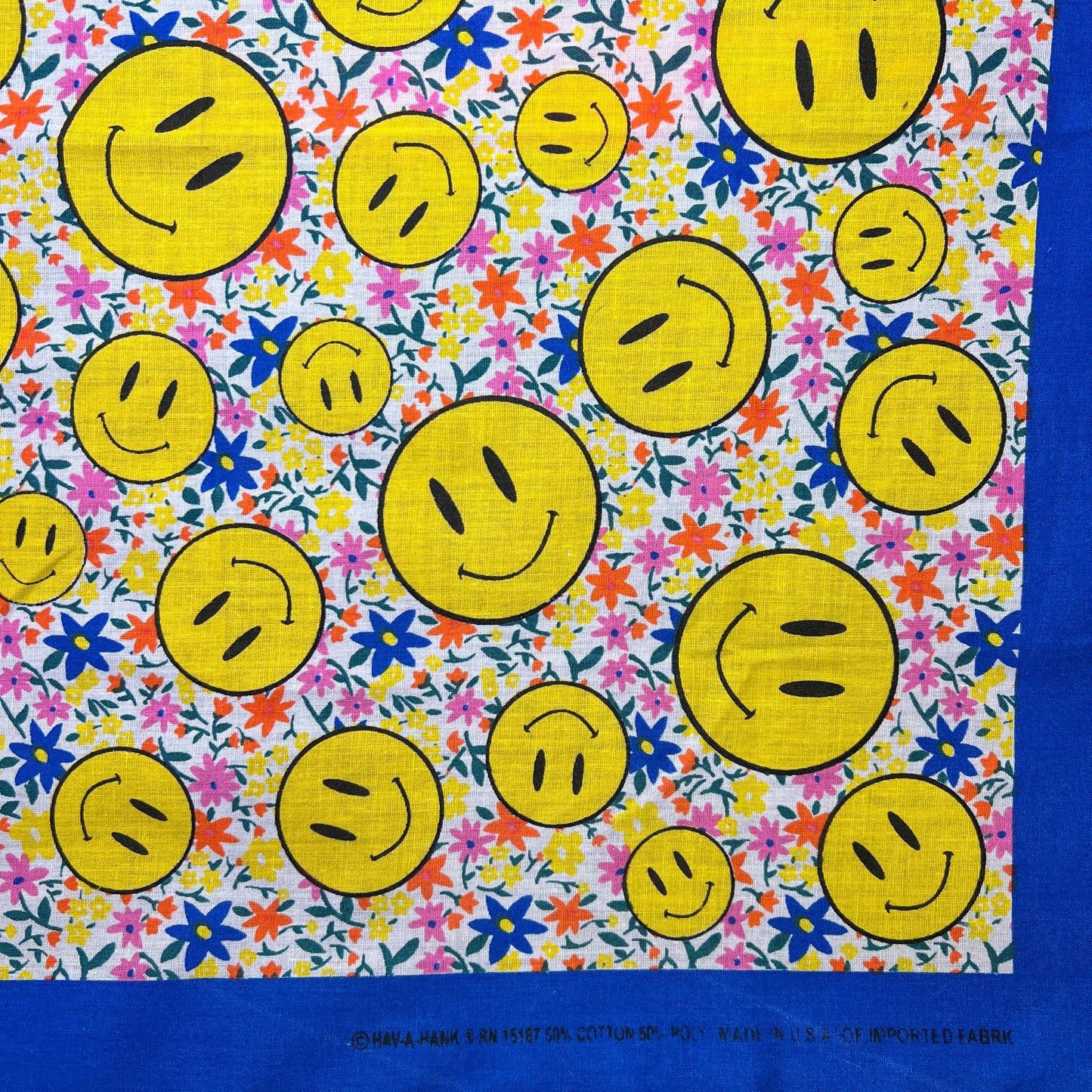 HAV-A-HANK Smiley Flower Bandana with All Over Print Pattern