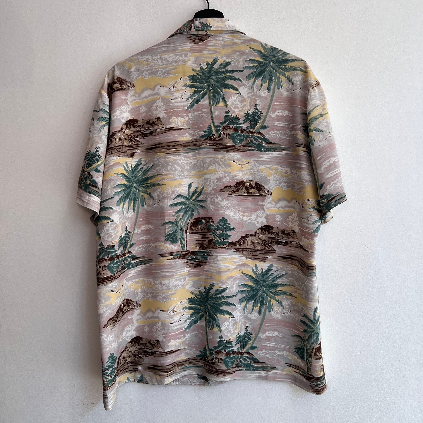 1970s Kennington Hawaiian Shirts with Tropical Print