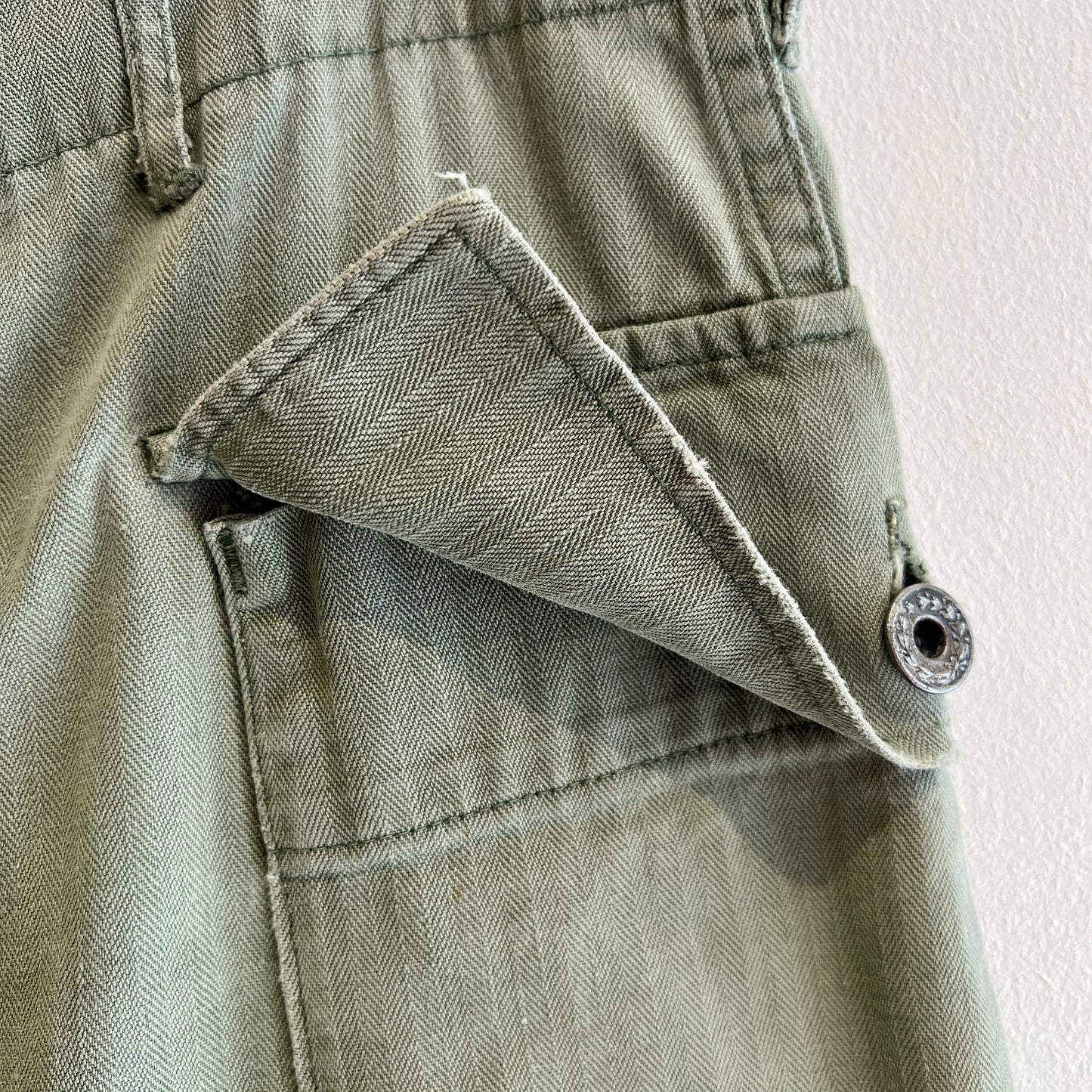 1940s WWII-era U.S. Military HBT Utility Trousers W33", L27"