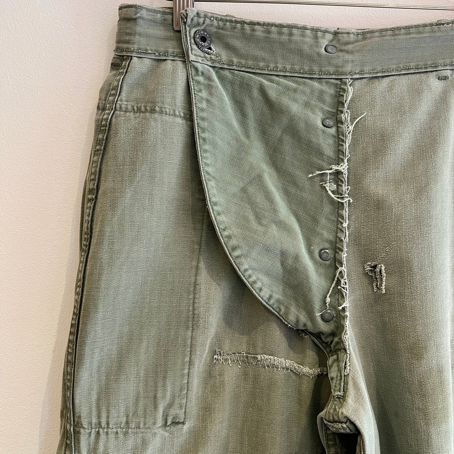1940s WWII-era U.S. Military HBT Utility Trousers W33", L27"