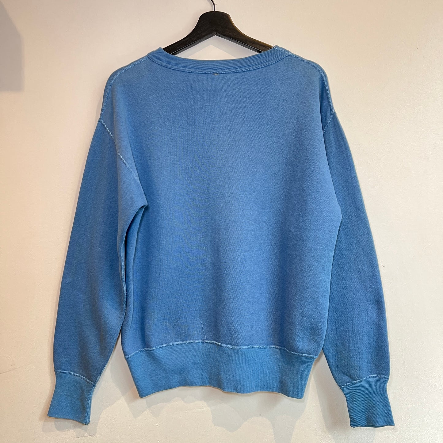 1950s Single V Blue Sweatshirt with Colonial Coeds Print