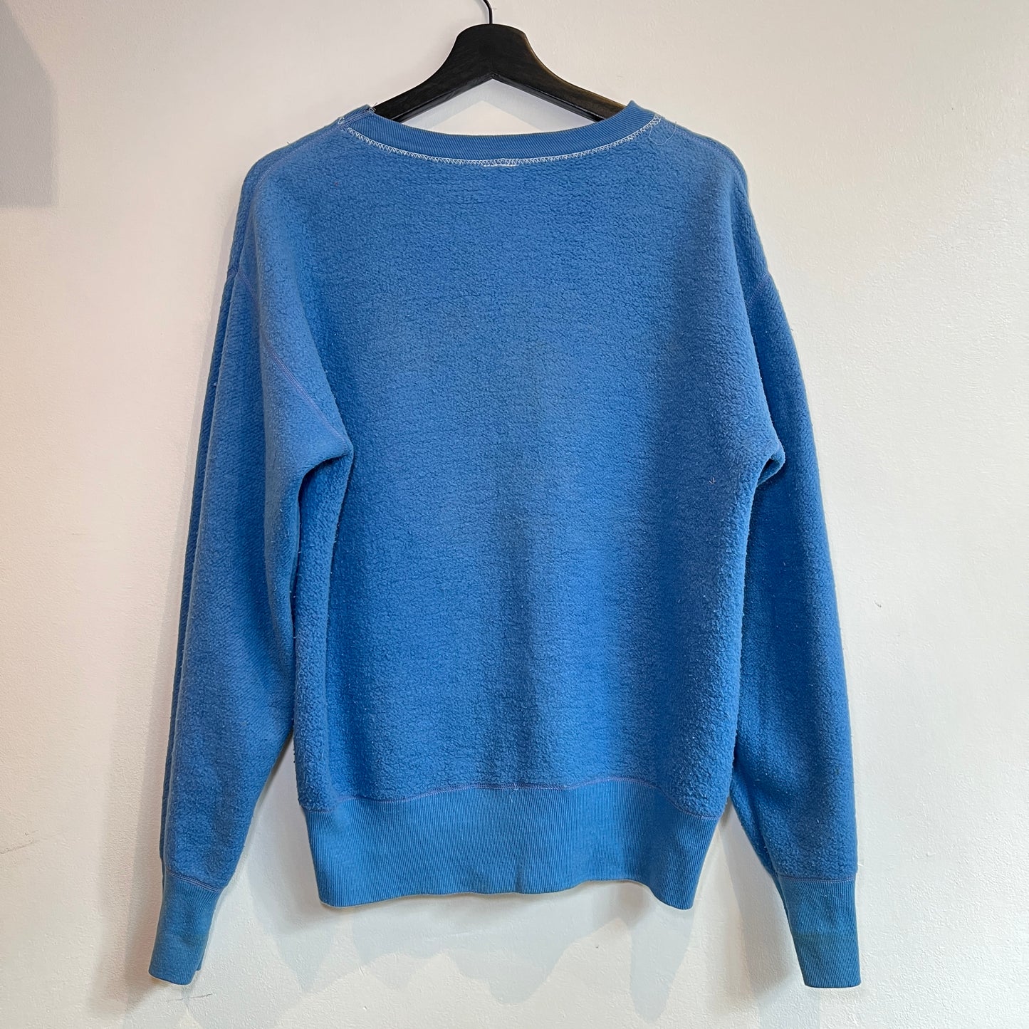 1950s Single V Blue Sweatshirt with Colonial Coeds Print