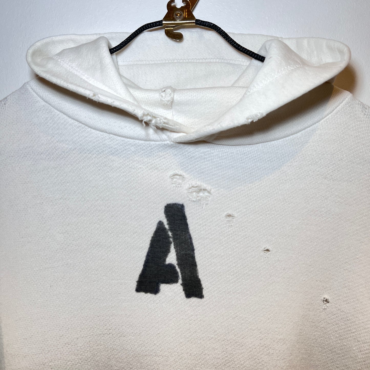 1950s Boxy White Hoodie Sweatshirt with A Stencil