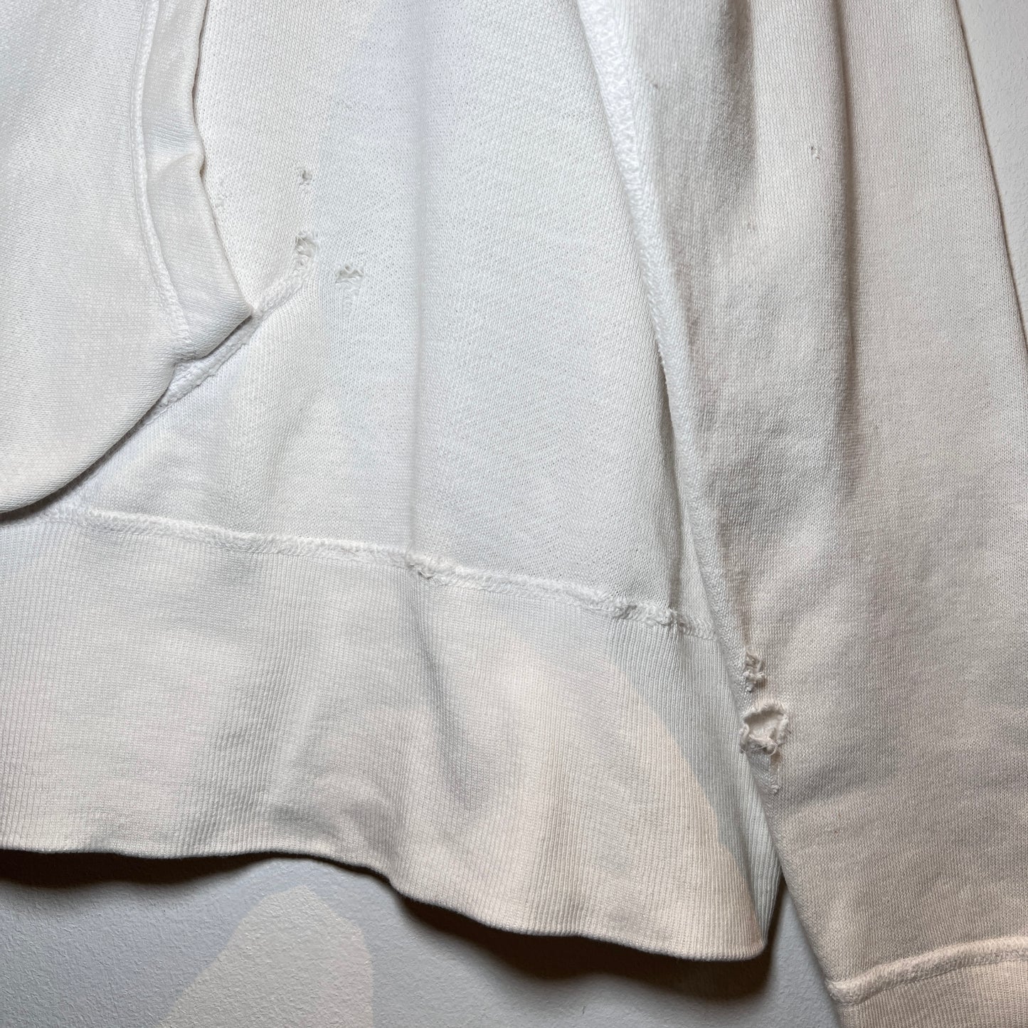 1950s Boxy White Hoodie Sweatshirt with A Stencil